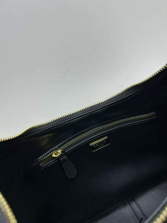 Picture of Prada Handbags _SKUfw187249321fw